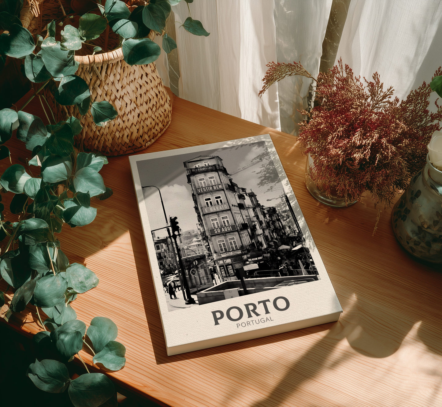 Canvas 'Porto Portugal' on a wooden table with plants