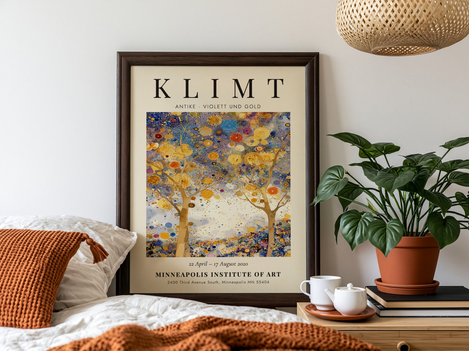 Antike Violett und Gold poster featuring vibrant colors and intricate patterns inspired by Gustav Klimt