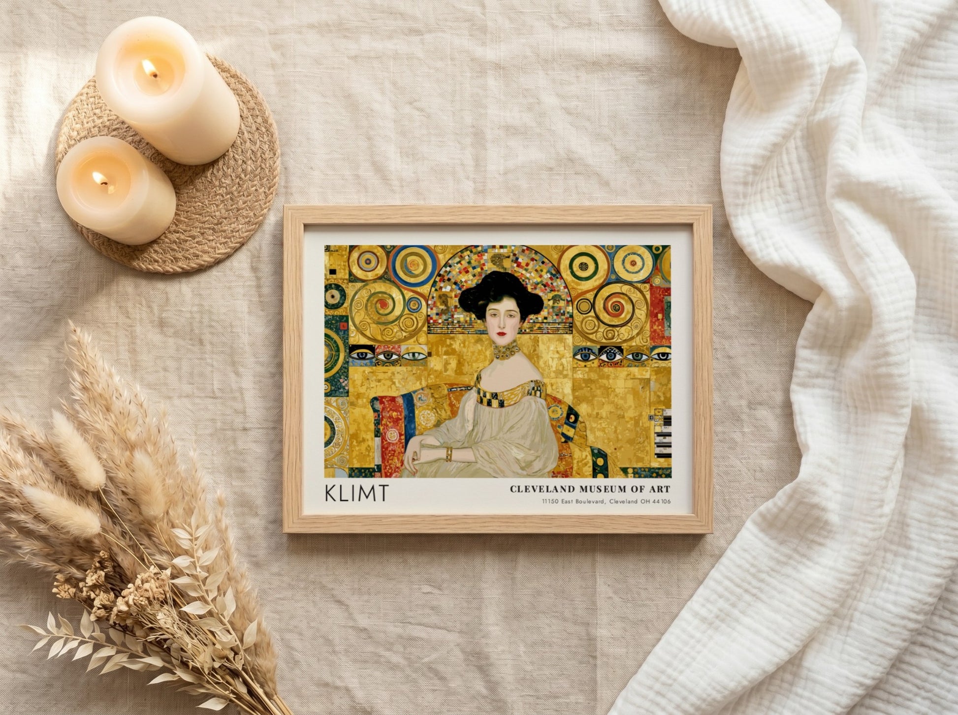 Wall art print featuring Klimt's Dampf und Gold design with rich gold tones and intricate patterns