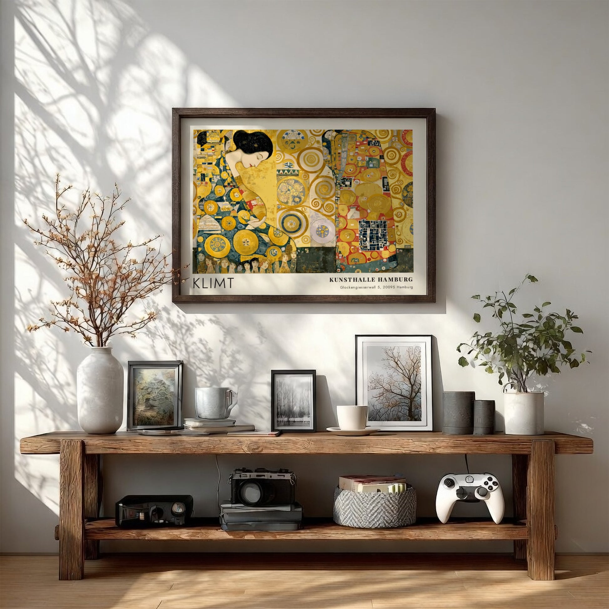 Dunkel und Gold Klimt wall art print featuring gold tones and intricate patterns