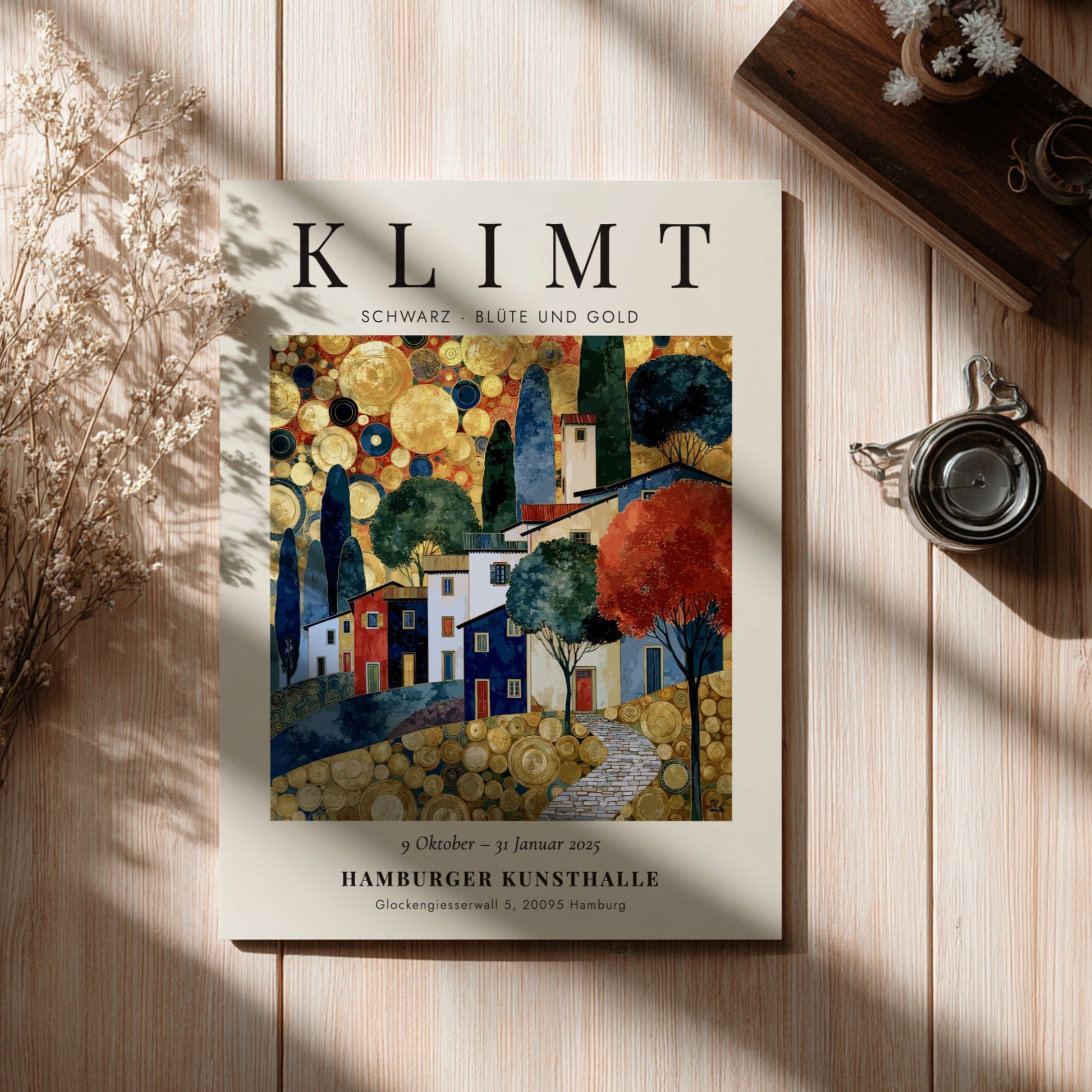 Schwarz - Blüte und Gold poster featuring gold tones and floral motifs, inspired by Gustav Klimt.