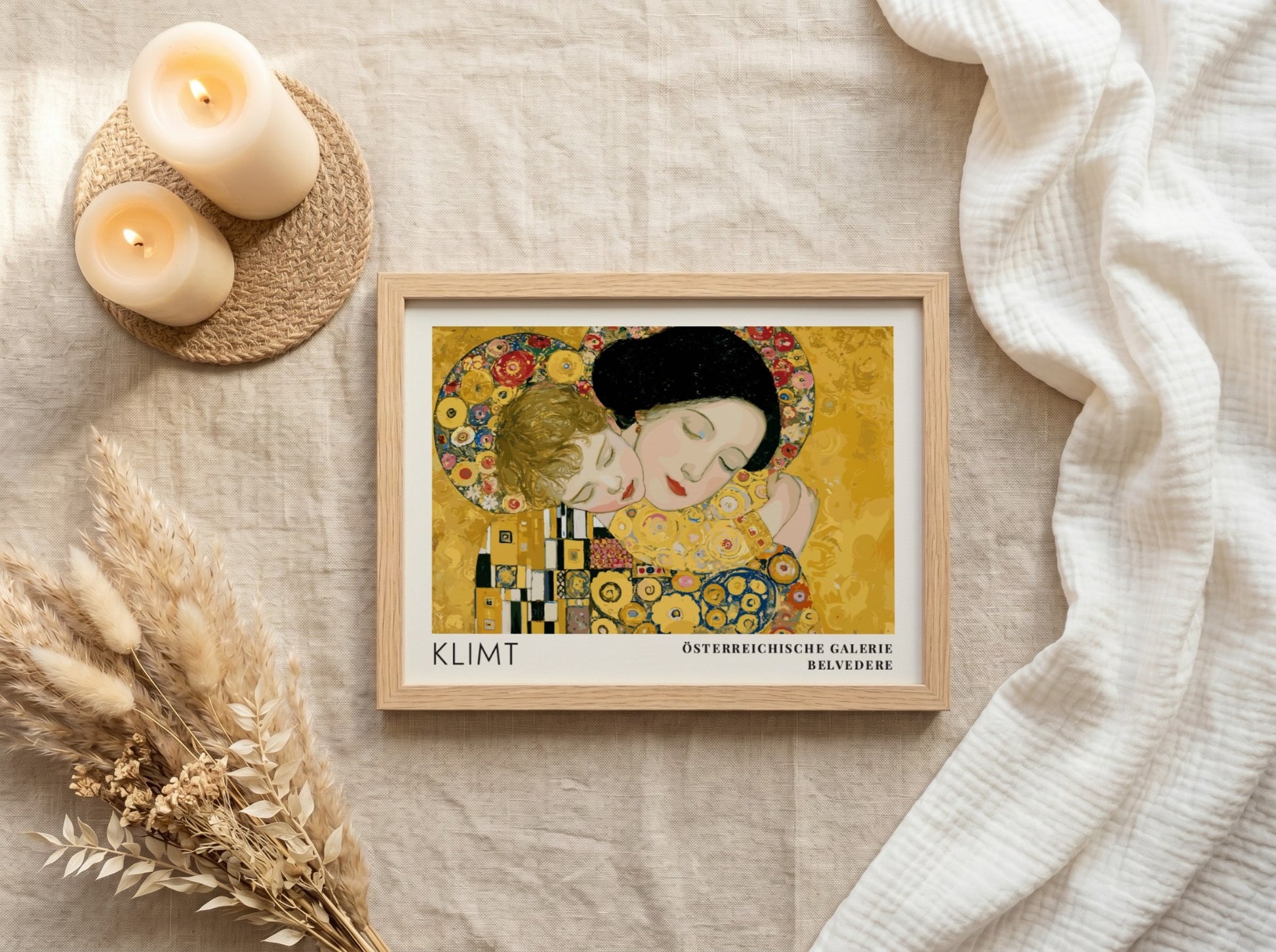 Klimt Silber und Gold wall art print featuring warm colors and intricate details